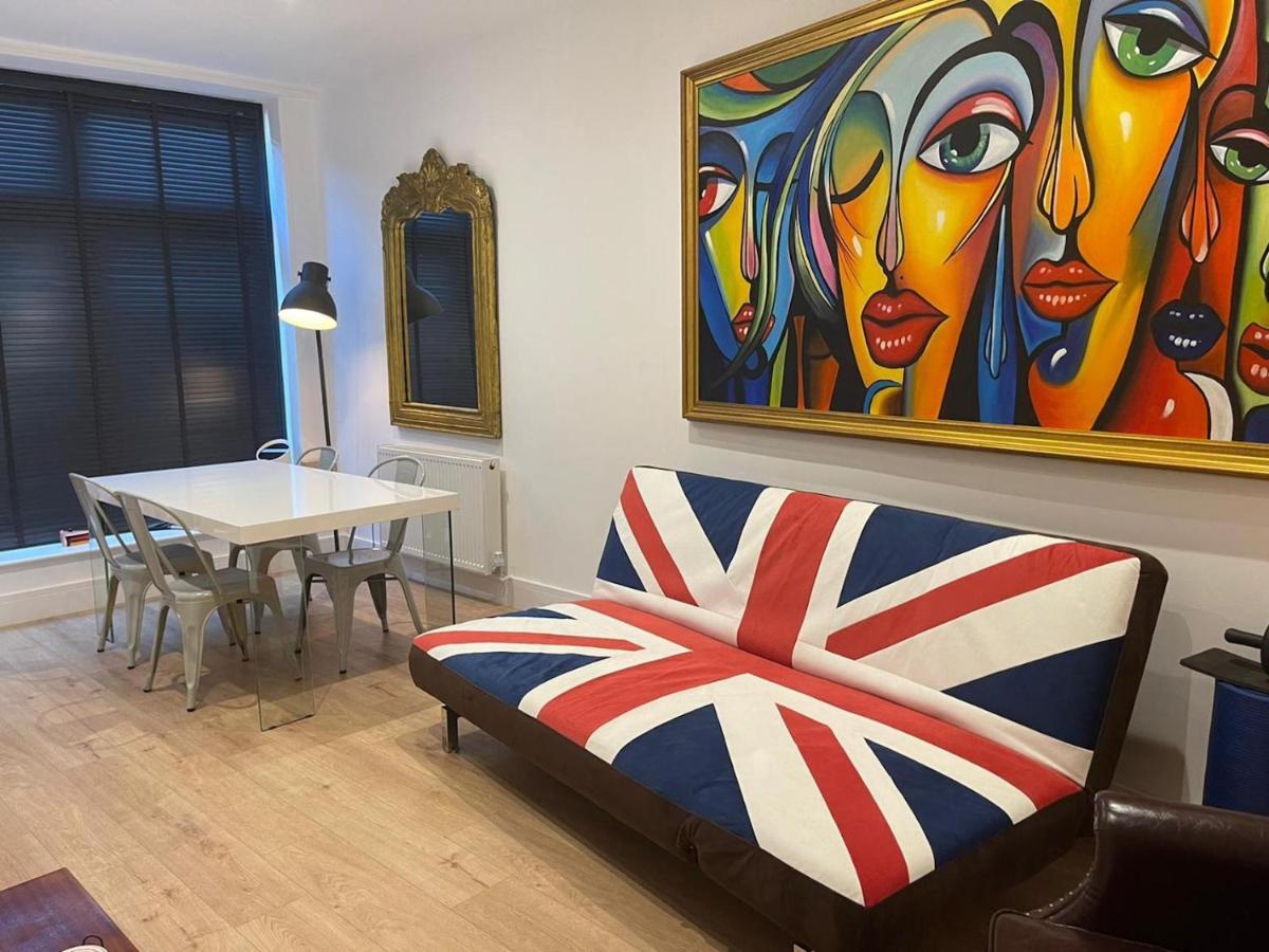 Bagshot Pennyhill Camberley Ascot Luxury 2 Beds 1 Bath Sleeps 4 Pets Ok Permit Parking公寓 外观 照片